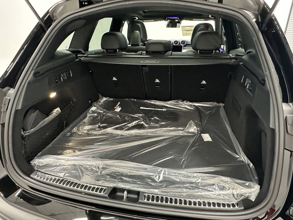 2026 Mercedes Benz GLC 300 photo 26