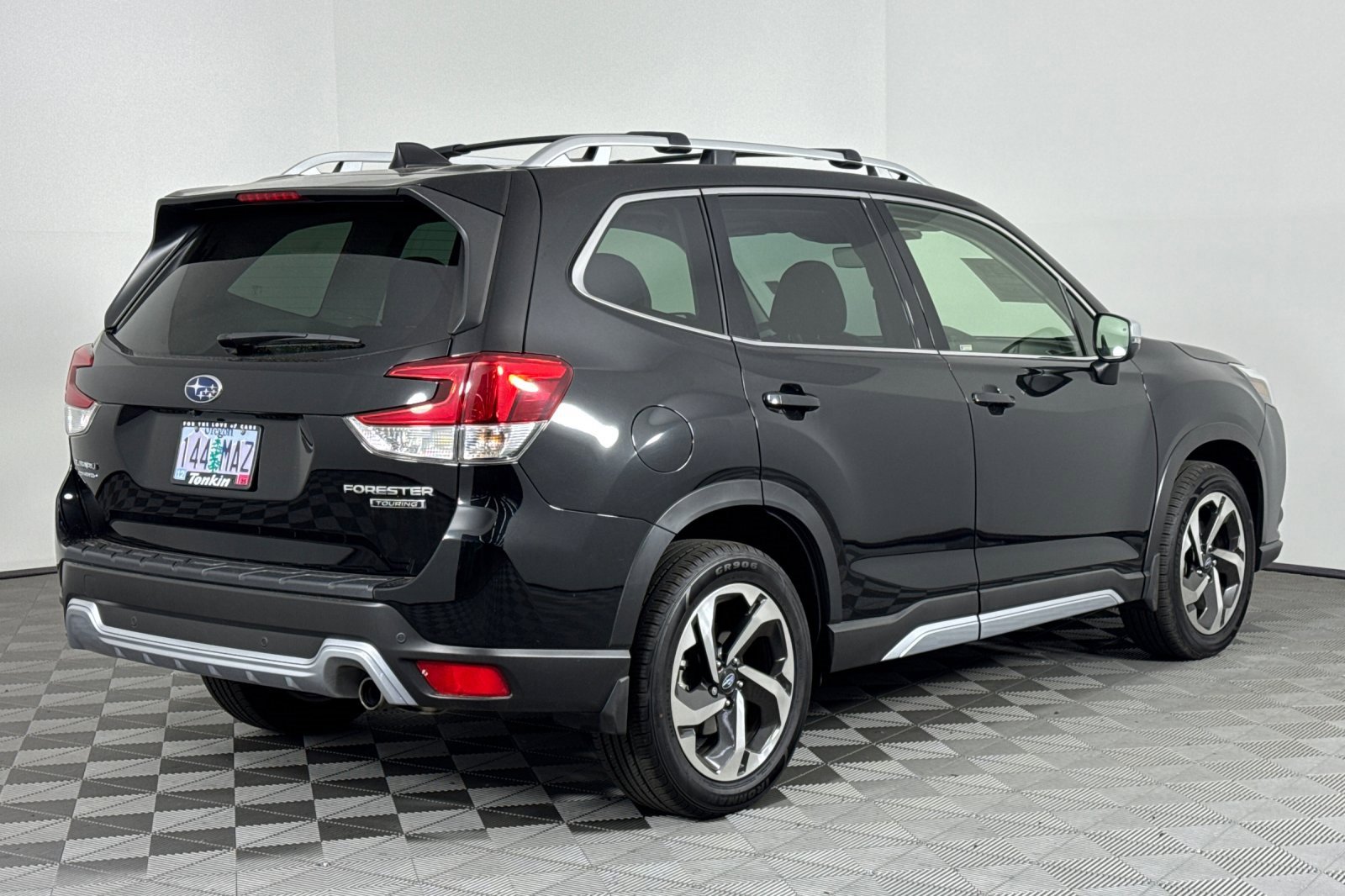 2022 Subaru Forester Touring photo 4