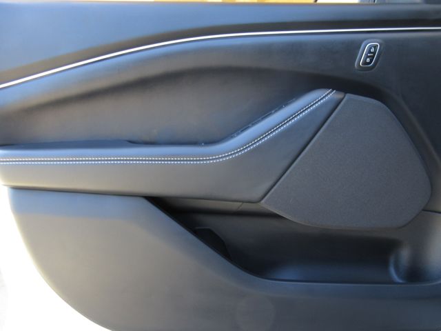 2025 Ford Mustang Mach-E Select photo 9