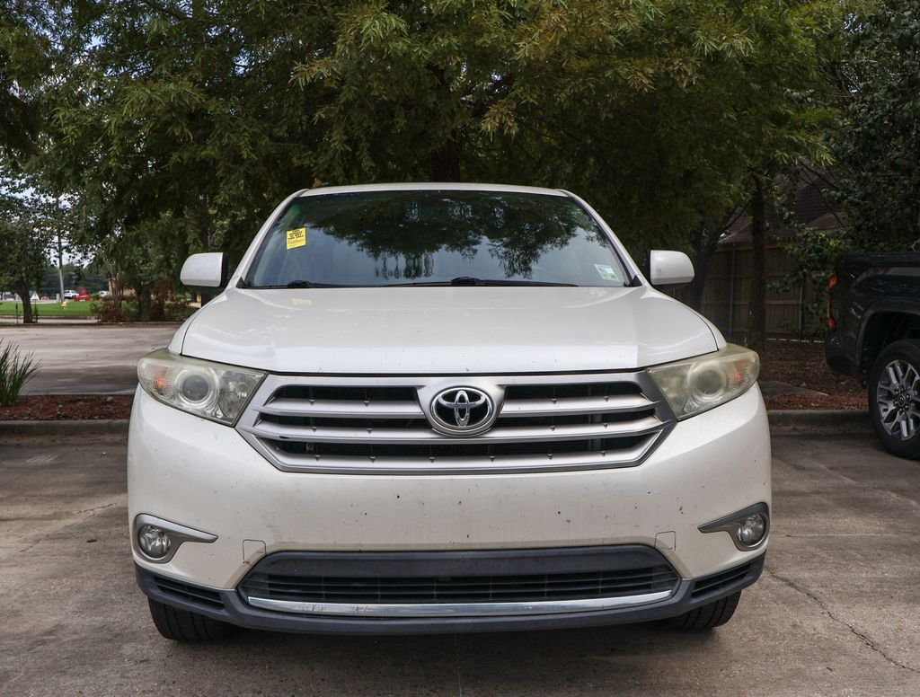 2012 Toyota Highlander Base photo 2