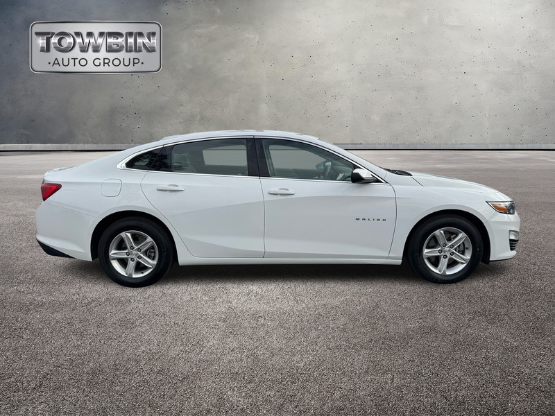 2020 Chevrolet Malibu LS photo 3