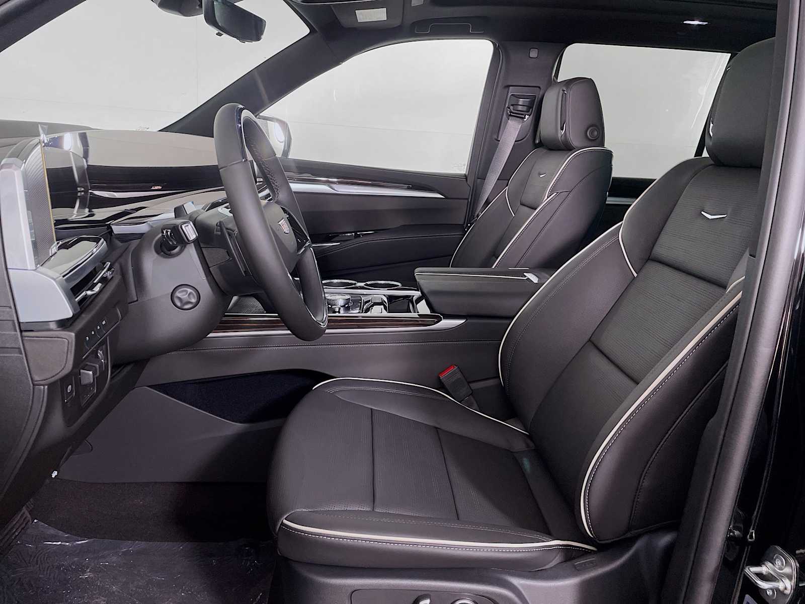 2025 Cadillac Escalade Premium Luxury photo 3