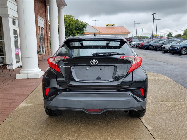 2018 Toyota C-HR XLE photo 3