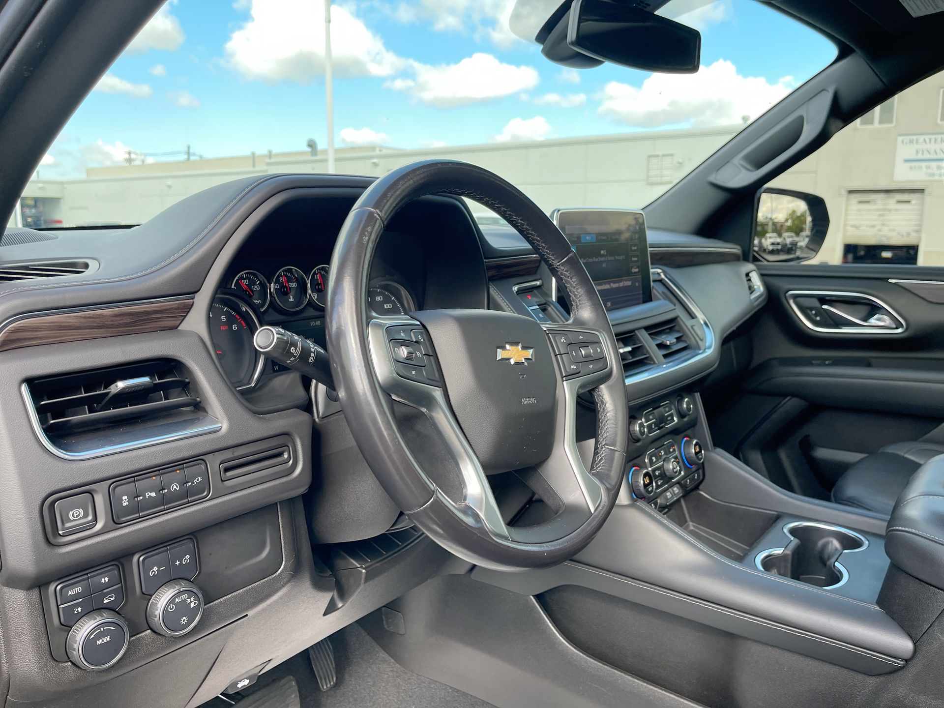 2021 Chevrolet Tahoe LT photo 2
