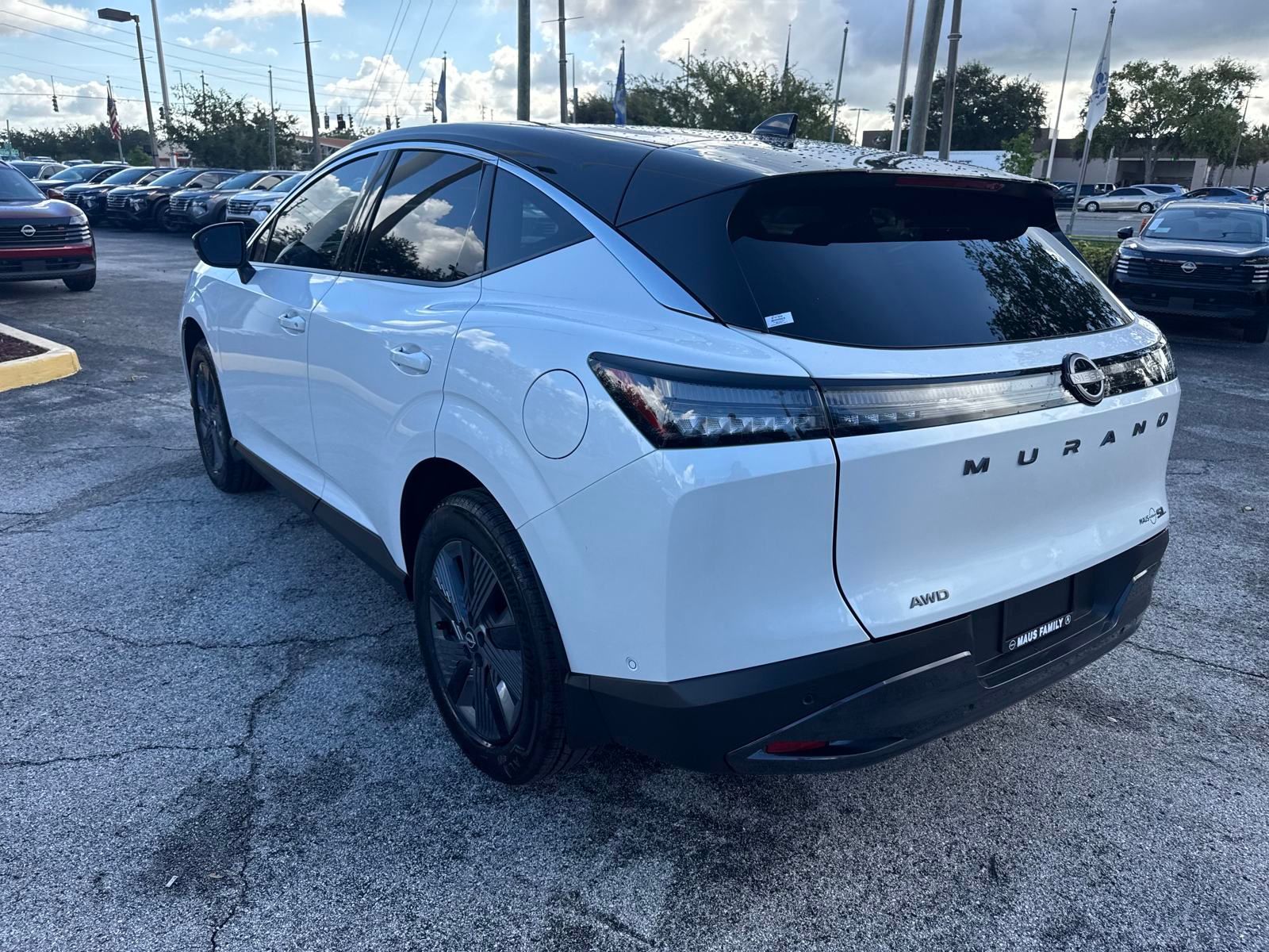 2025 Nissan Murano SL photo 7