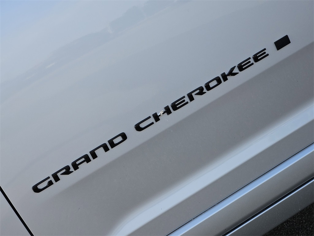 2024 Jeep Grand Cherokee L Summit photo 9