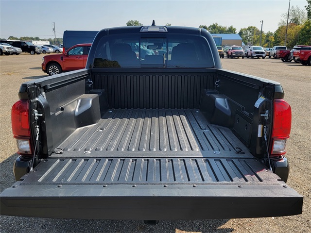2022 Toyota Tacoma V6 4x4 photo 36