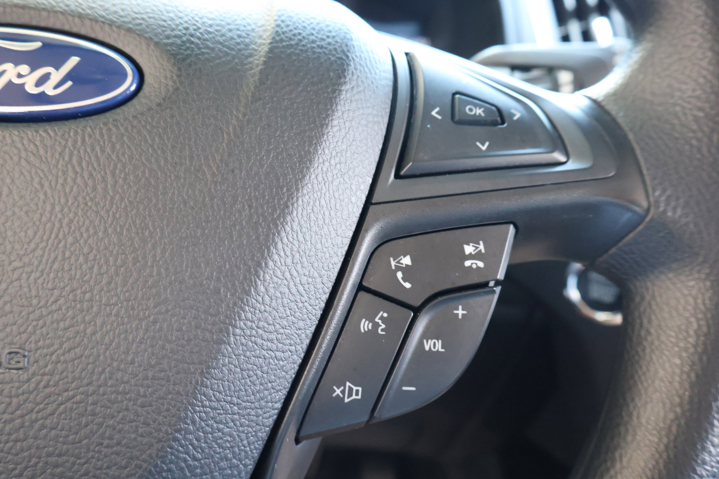 2022 Ford Edge SE photo 22