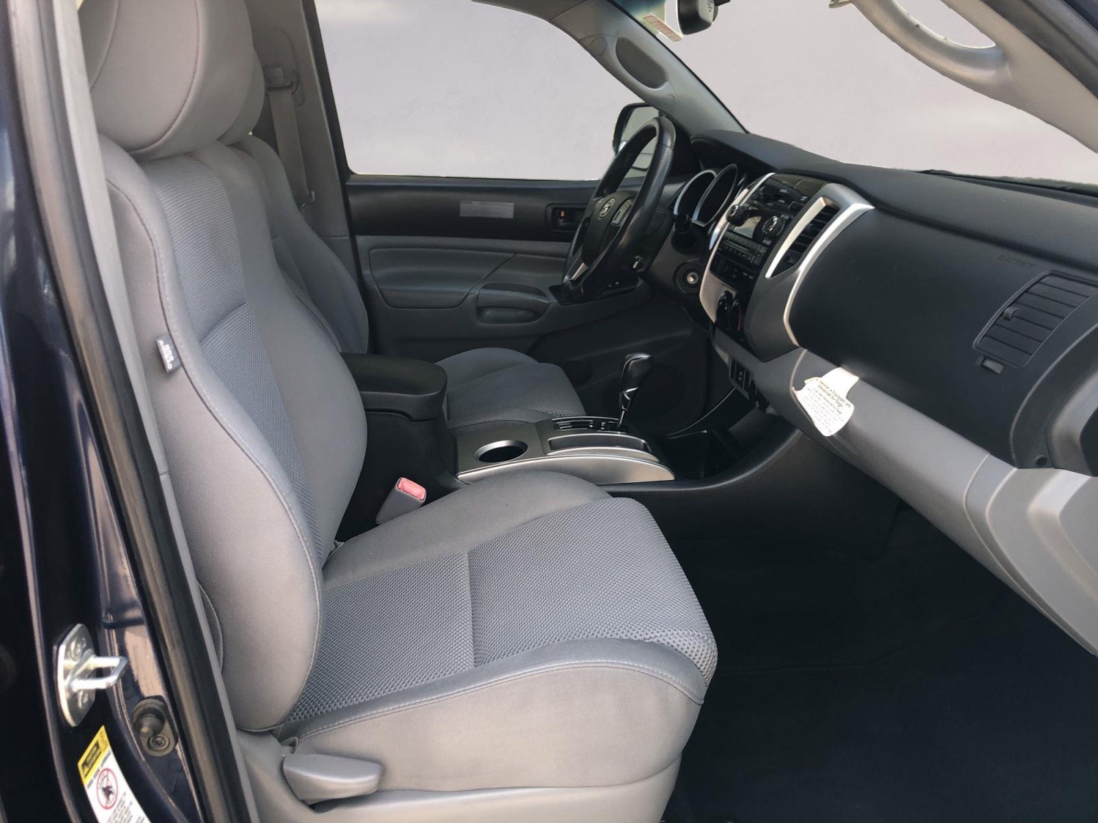 2012 Toyota Tacoma PreRunner V6 Double Cab photo 15