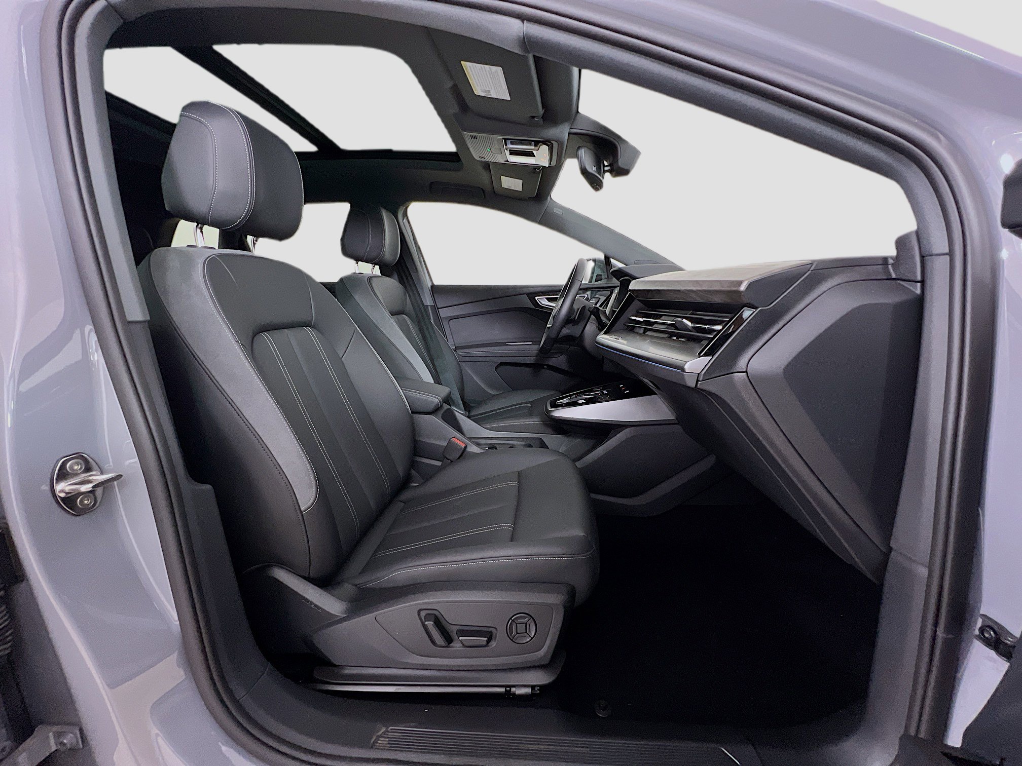 2024 Audi Q4 E-tron Premium Plus photo 28