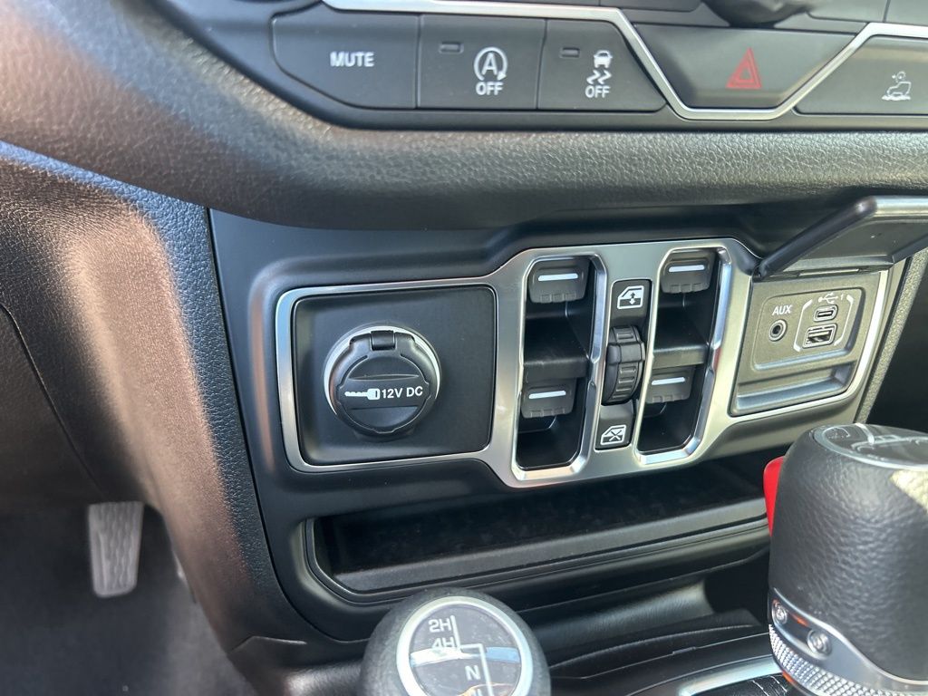 2025 Jeep Gladiator Sport photo 36
