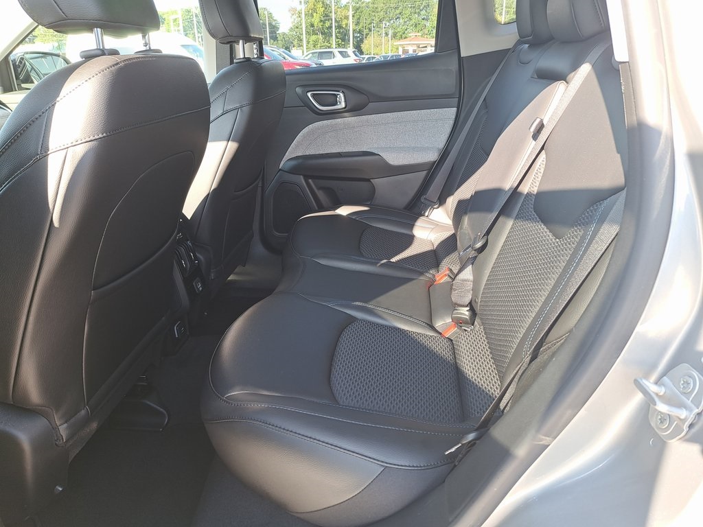 2022 Jeep Compass Latitude photo 18