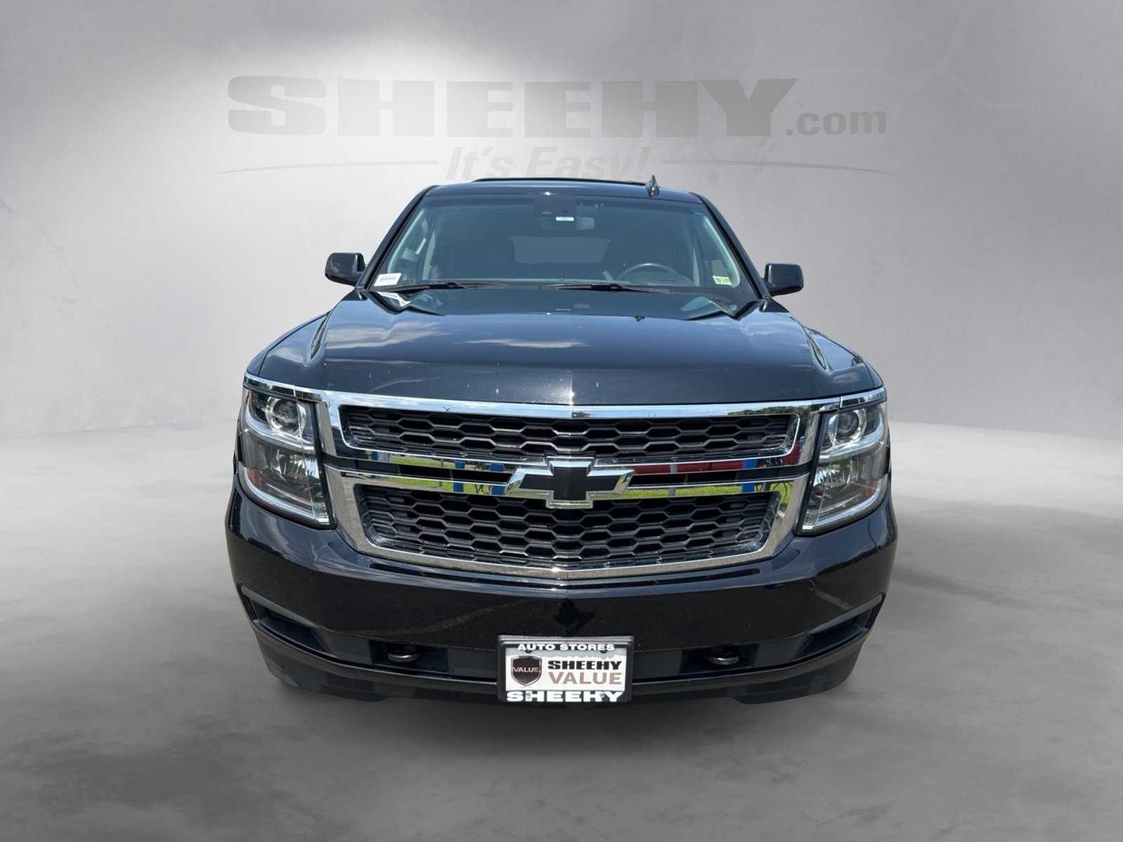 2019 Chevrolet Tahoe LS photo 2