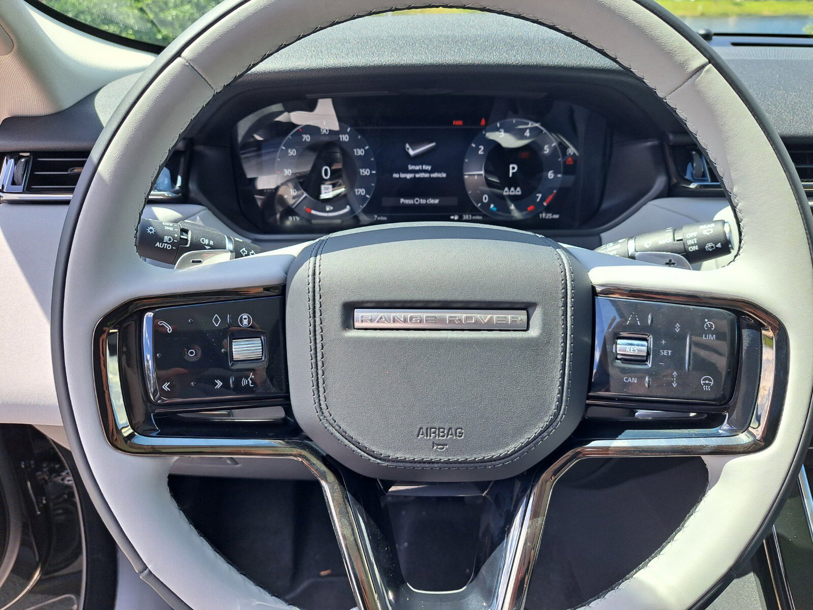 2025 Land Rover Range Rover Velar S photo 11