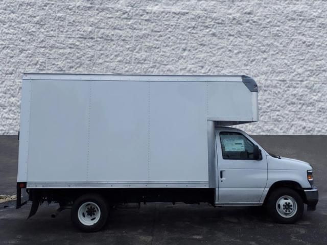 2024 Ford E-350 photo 2