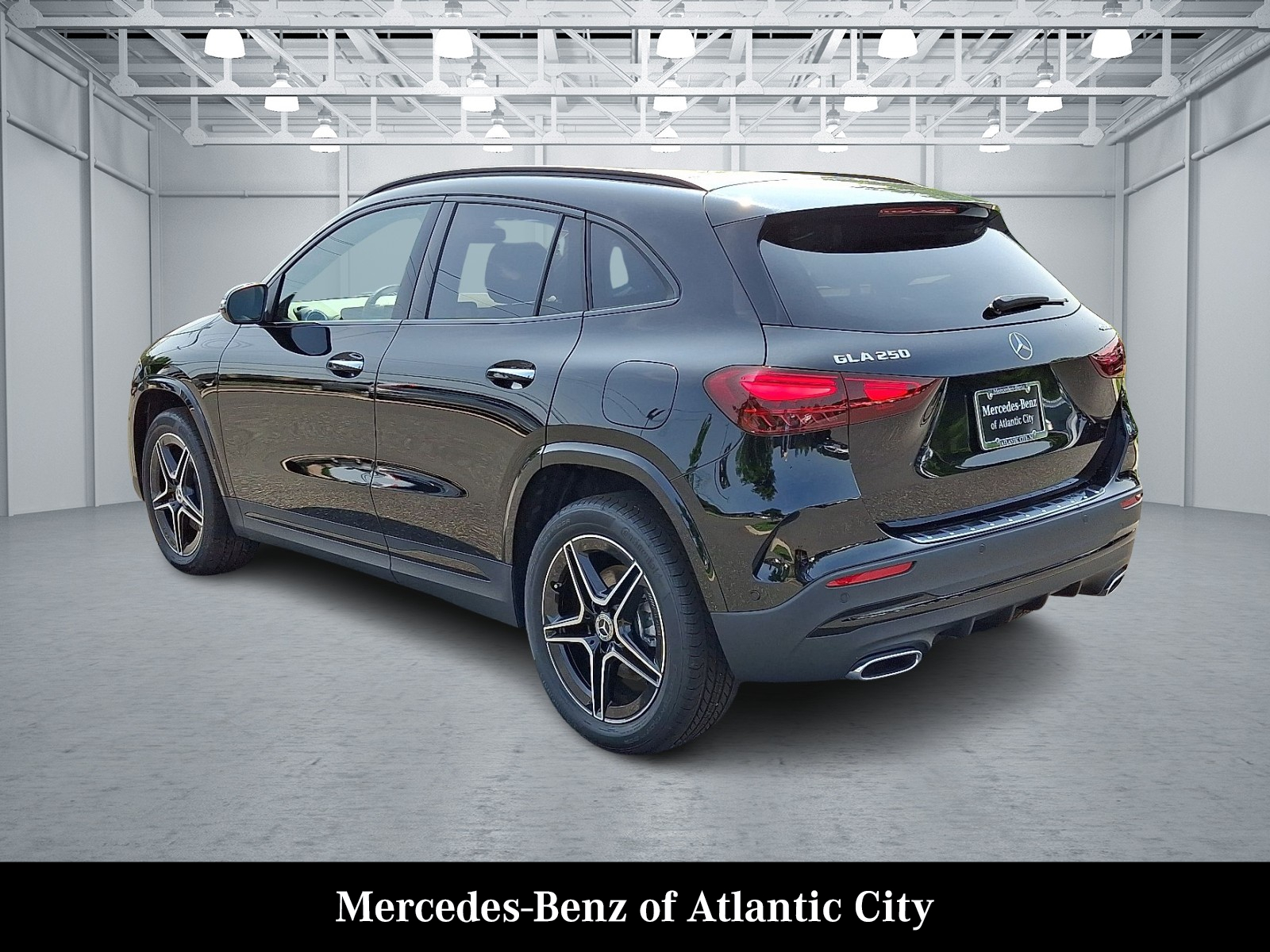 2025 Mercedes Benz GLA 250 4MATIC photo 3