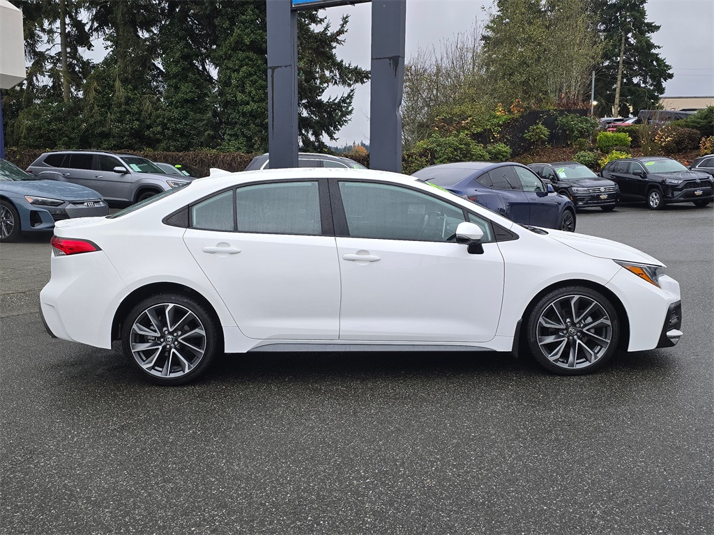 2021 Toyota Corolla SE photo 2