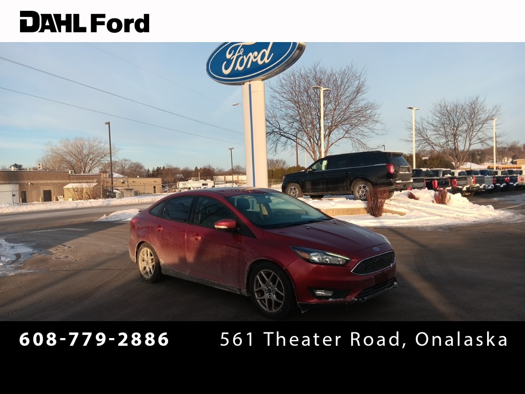 2015 Ford Focus SE's photo