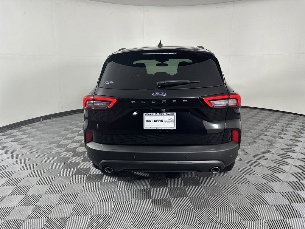2025 Ford Escape ST-Line photo 4