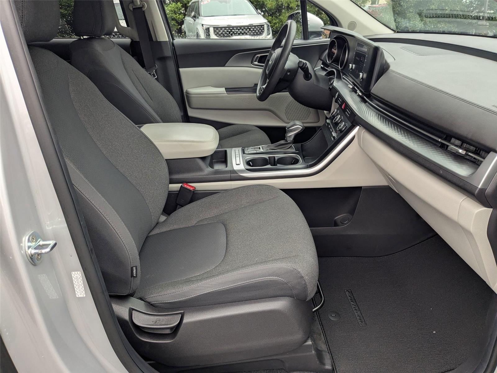 2022 Kia Carnival LX photo 34