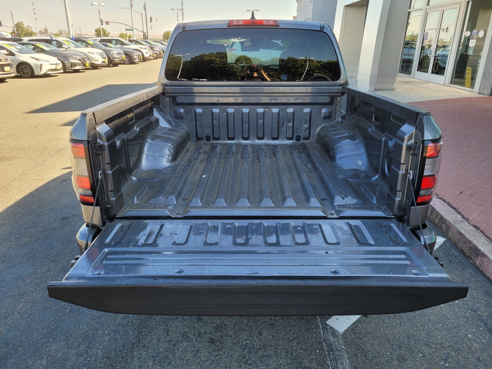 2023 Nissan Frontier SV photo 10
