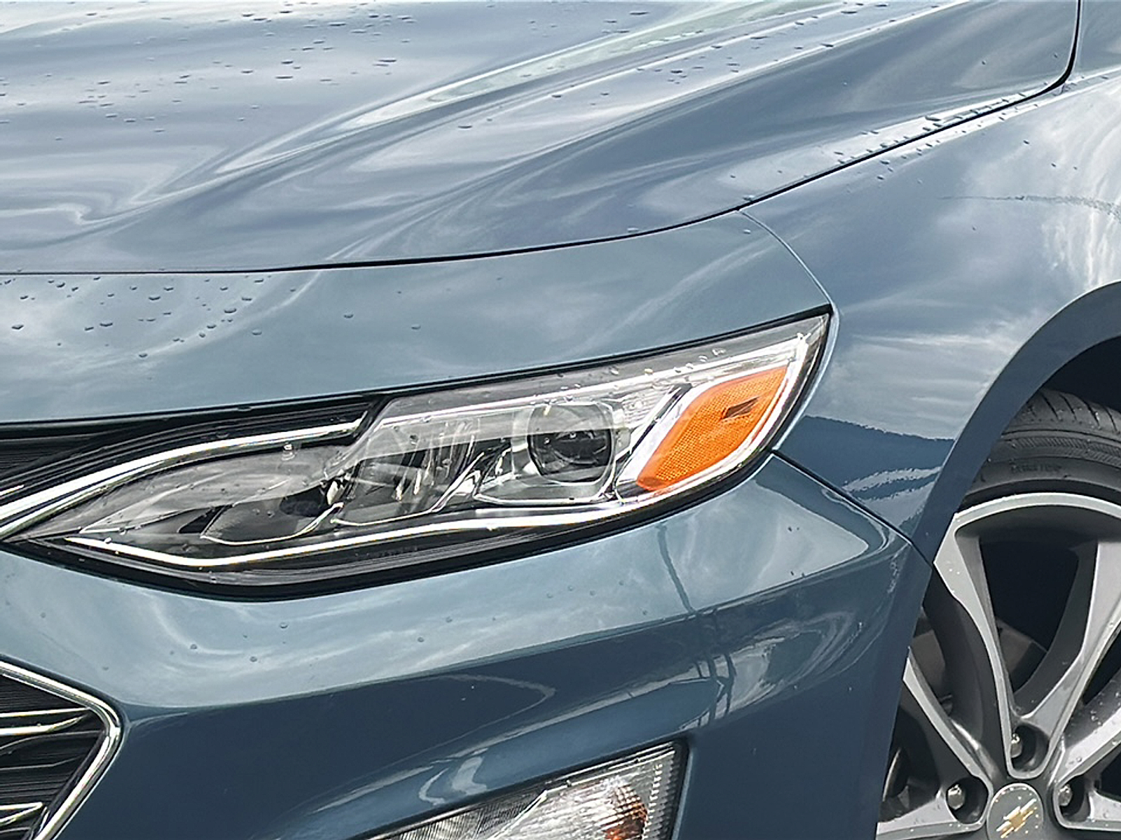 Used 2024 Lakeshore Blue Metallic CHEVROLET LT image 4