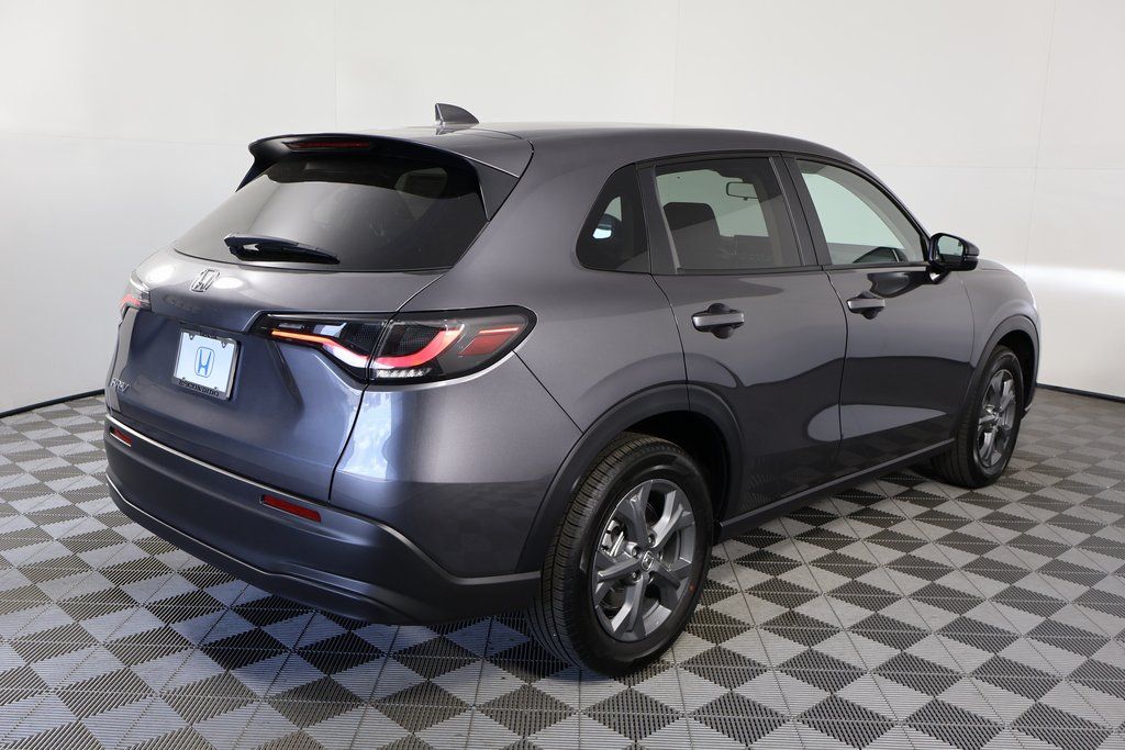 2026 Honda HR-V LX photo 2
