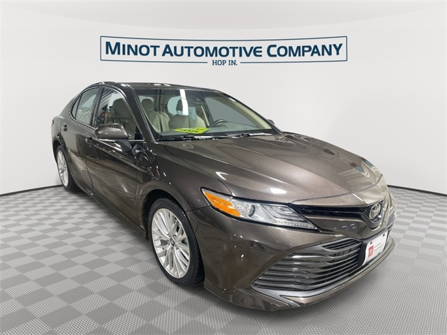 2018 Toyota Camry XLE's photo
