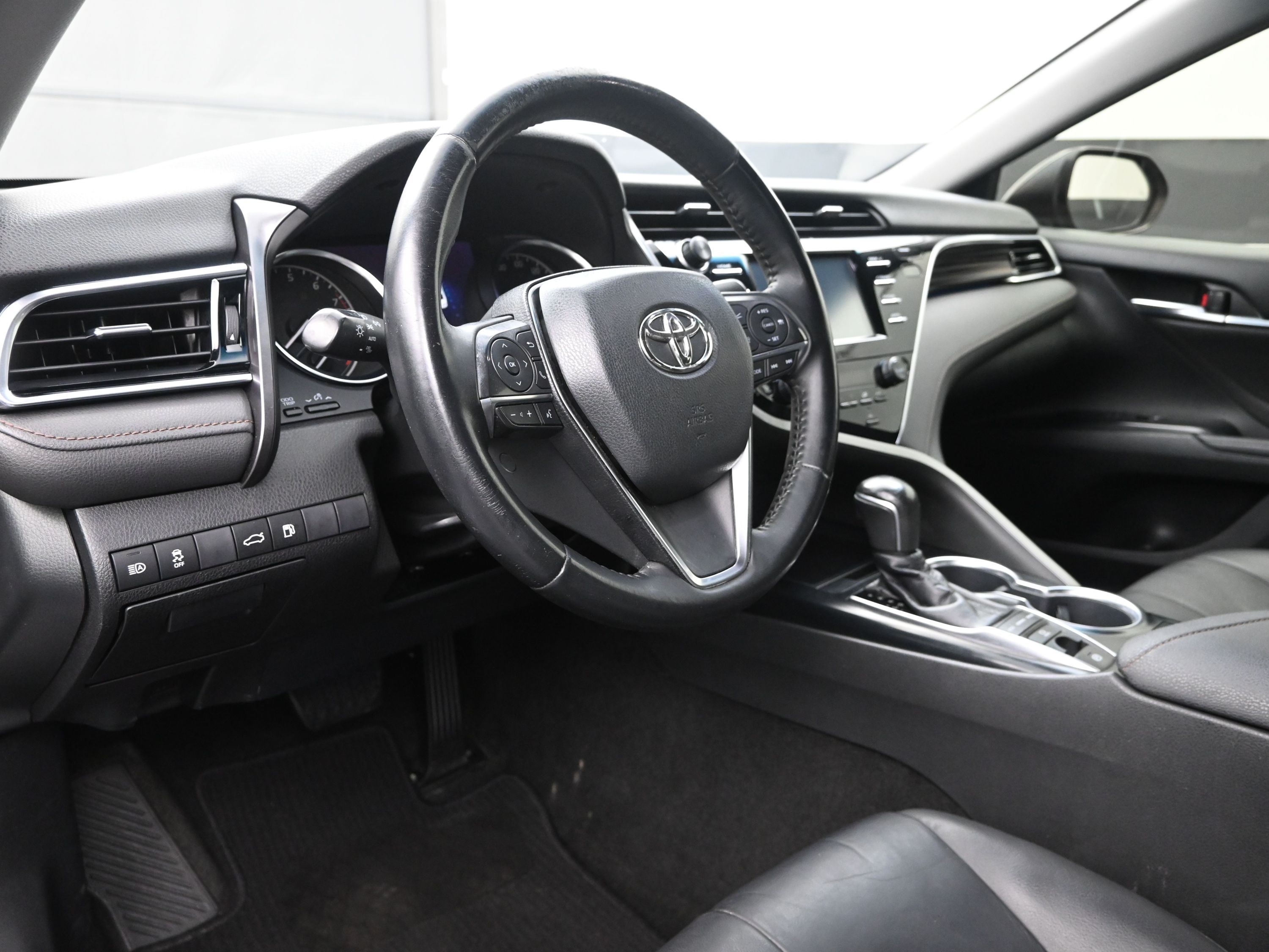 2018 Toyota Camry LE photo 7