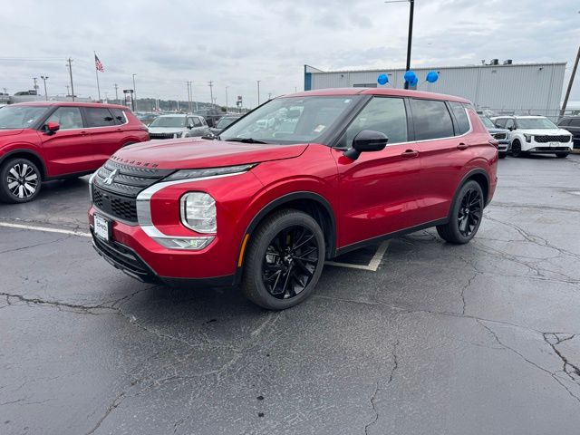 2024 Mitsubishi Outlander SE Black Edition's photo