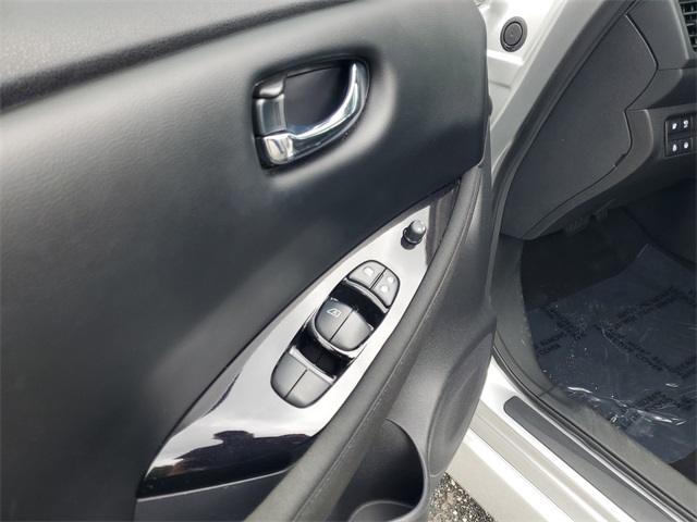 2022 Nissan Leaf SV Plus photo 9