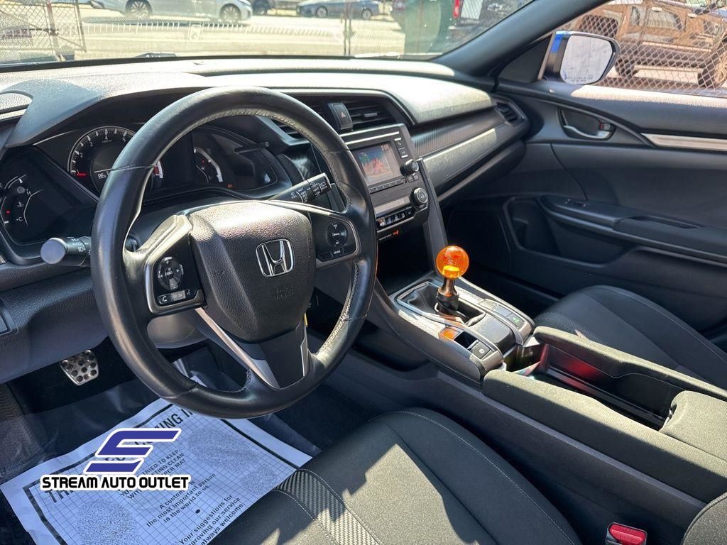 2018 Honda Civic Sport photo 13