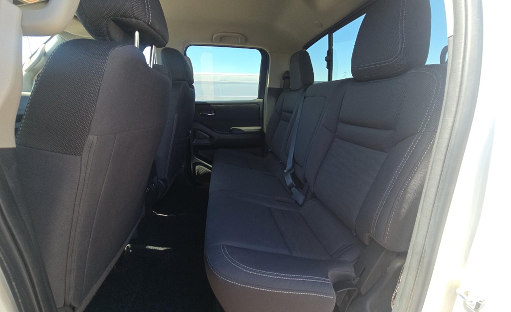 2024 Nissan Frontier SV photo 3