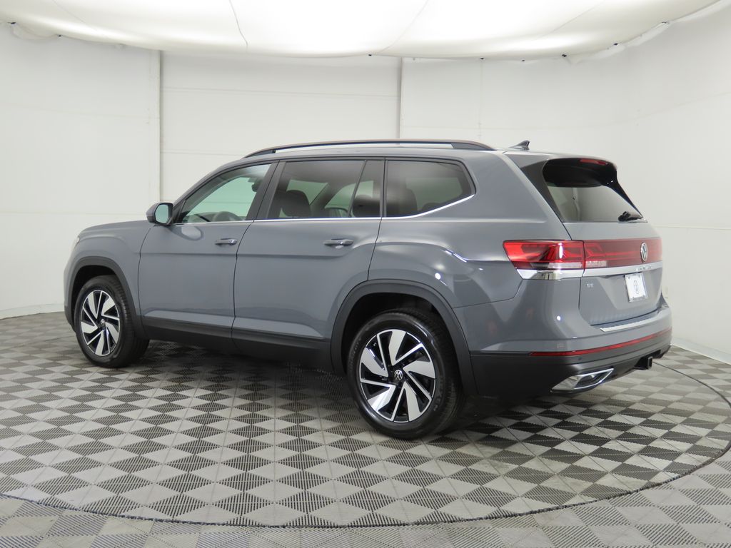 2026 Volkswagen Atlas SE Technology photo 7