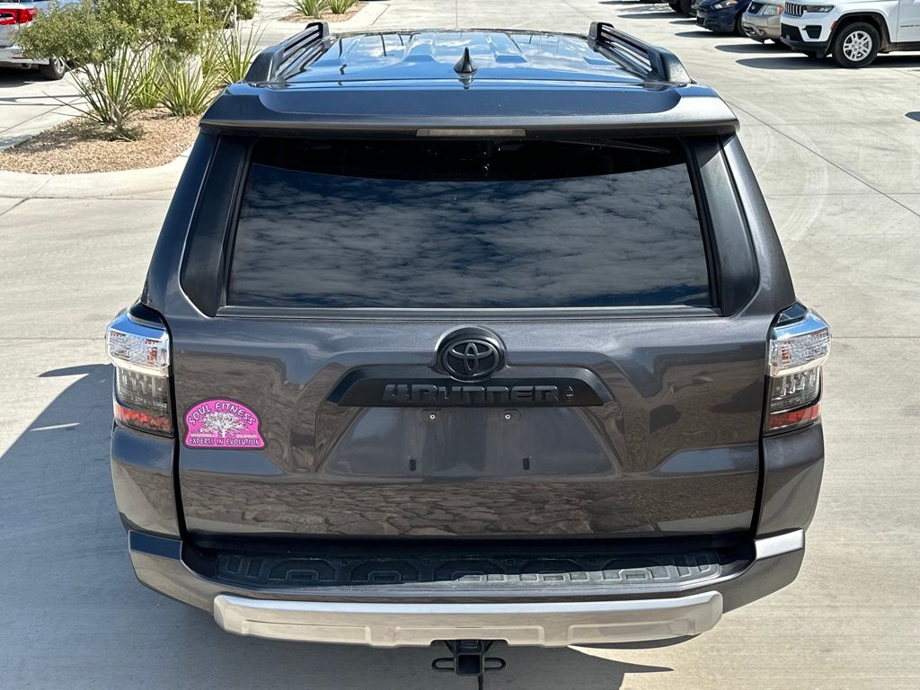 2023 Toyota 4Runner TRD Off-Road photo 3