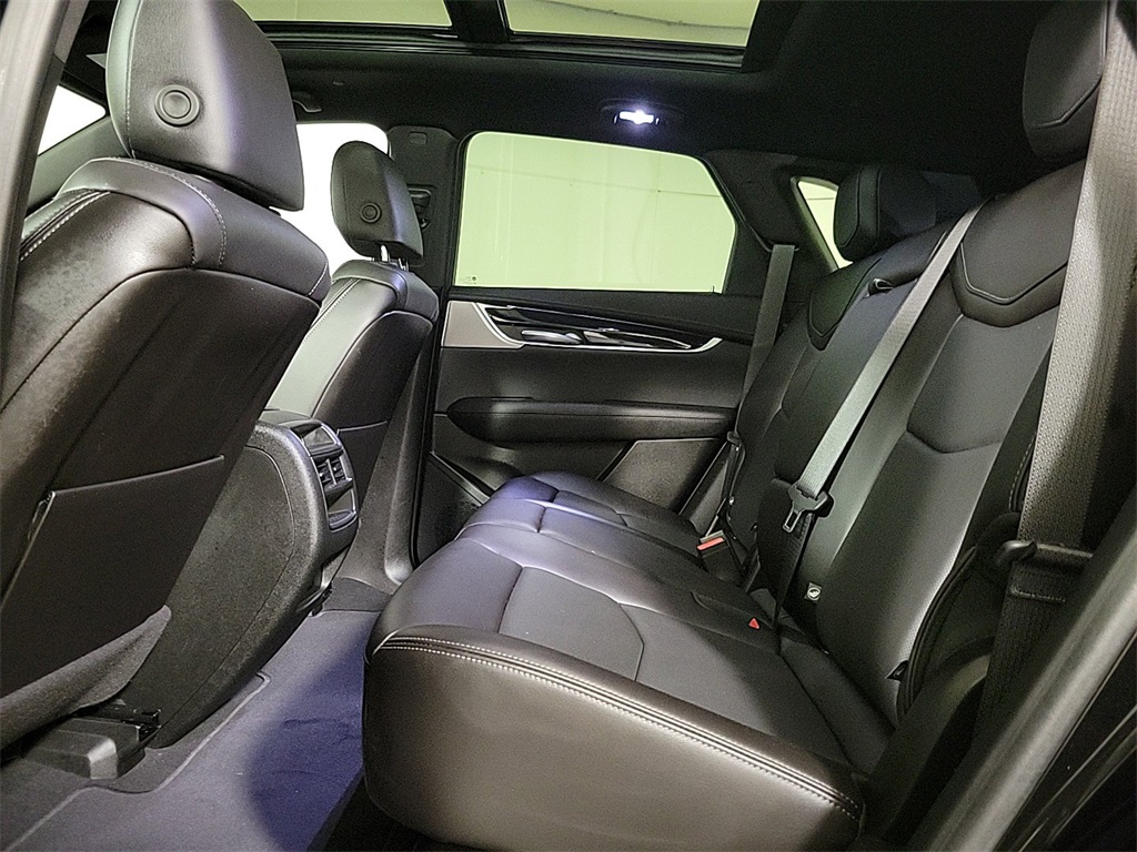 2025 CADILLAC XT5 - Image 13