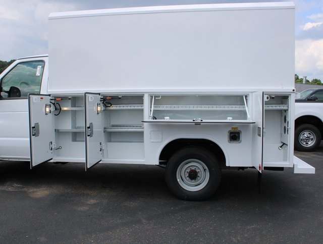 2026 Ford E-350 Base photo 3