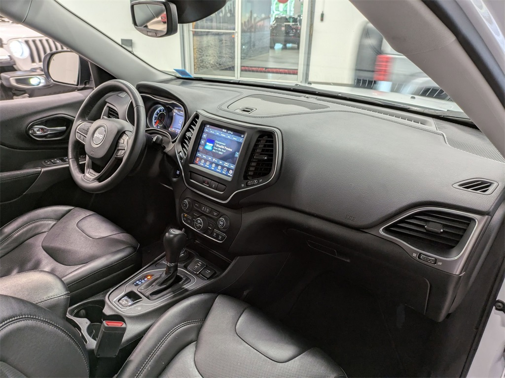 2022 Jeep Cherokee Latitude Lux photo 21