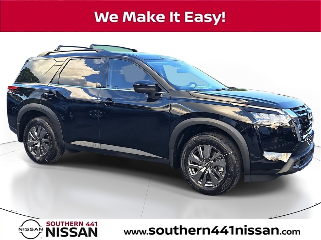 2025 Nissan Pathfinder SV's photo
