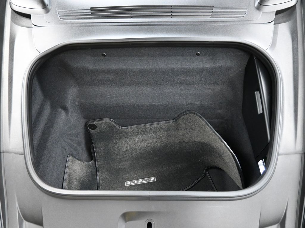 2024 Porsche 911 T photo 11