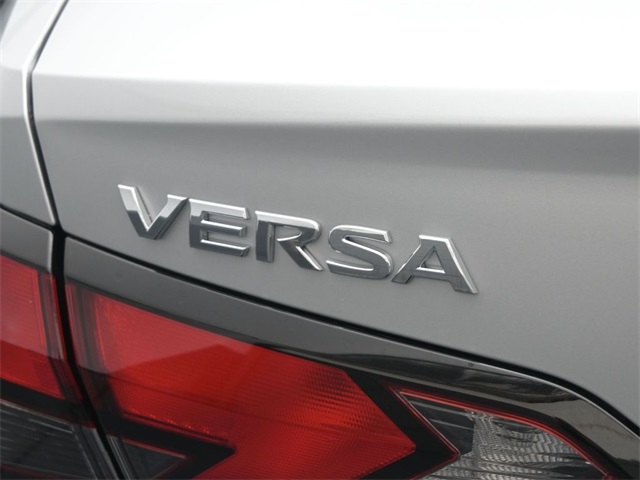 2025 Nissan Versa SV photo 12
