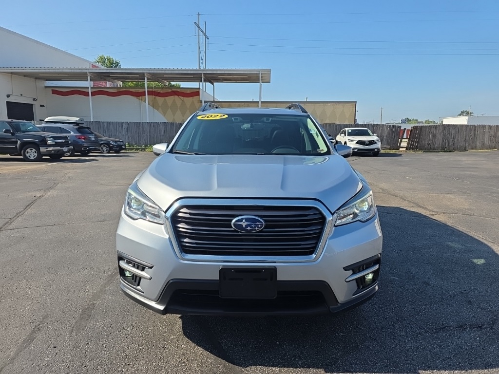 Used 2022 Ice Silver Metallic Subaru Limited image 3