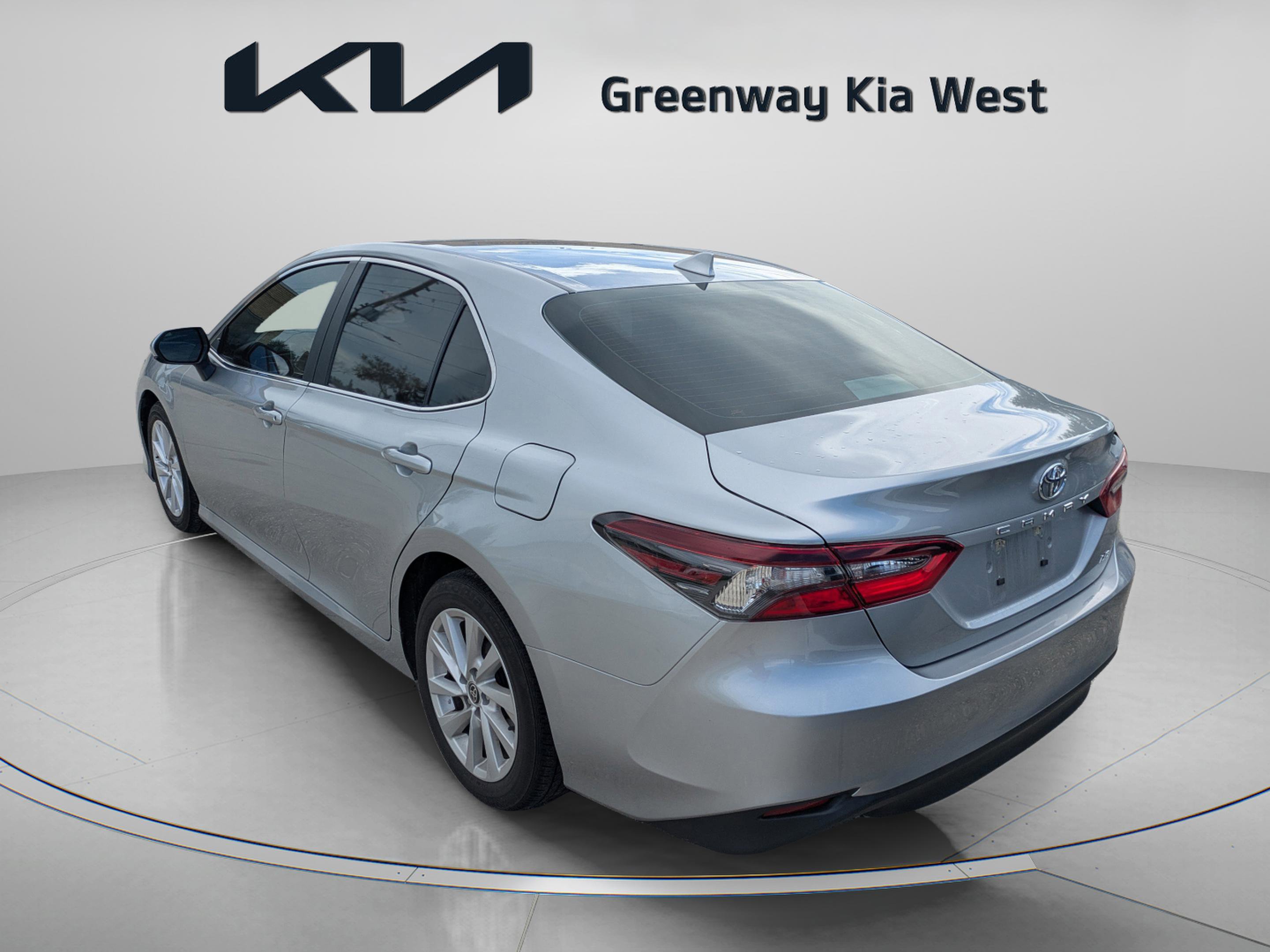 2023 Toyota Camry LE photo 5