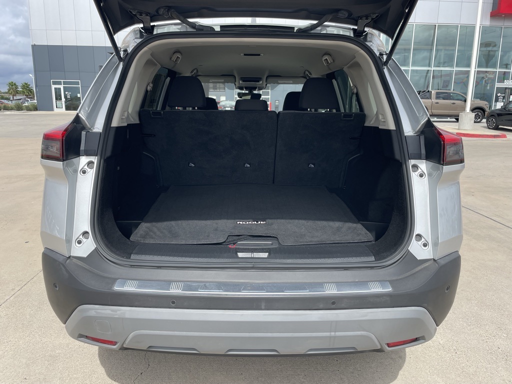 2023 Nissan Rogue SV photo 5