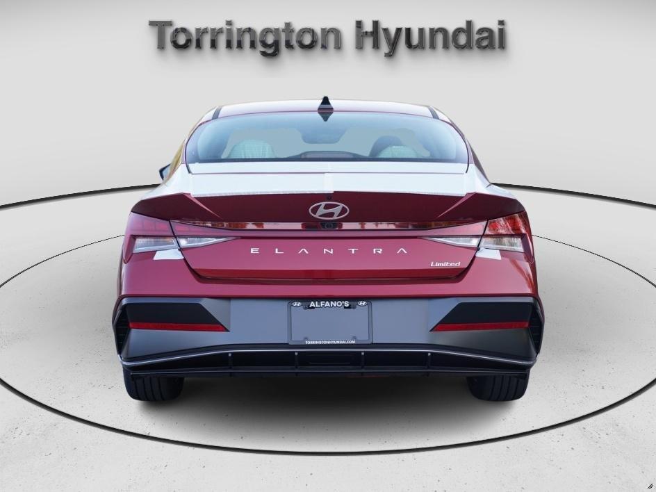 2025 Hyundai Elantra Limited photo 5