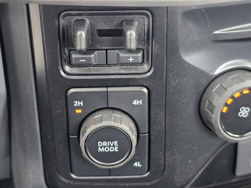 2024 Ford F-600 photo 4