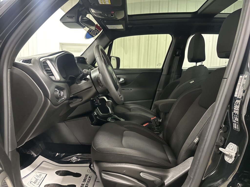 2021 Jeep Renegade Latitude photo 16