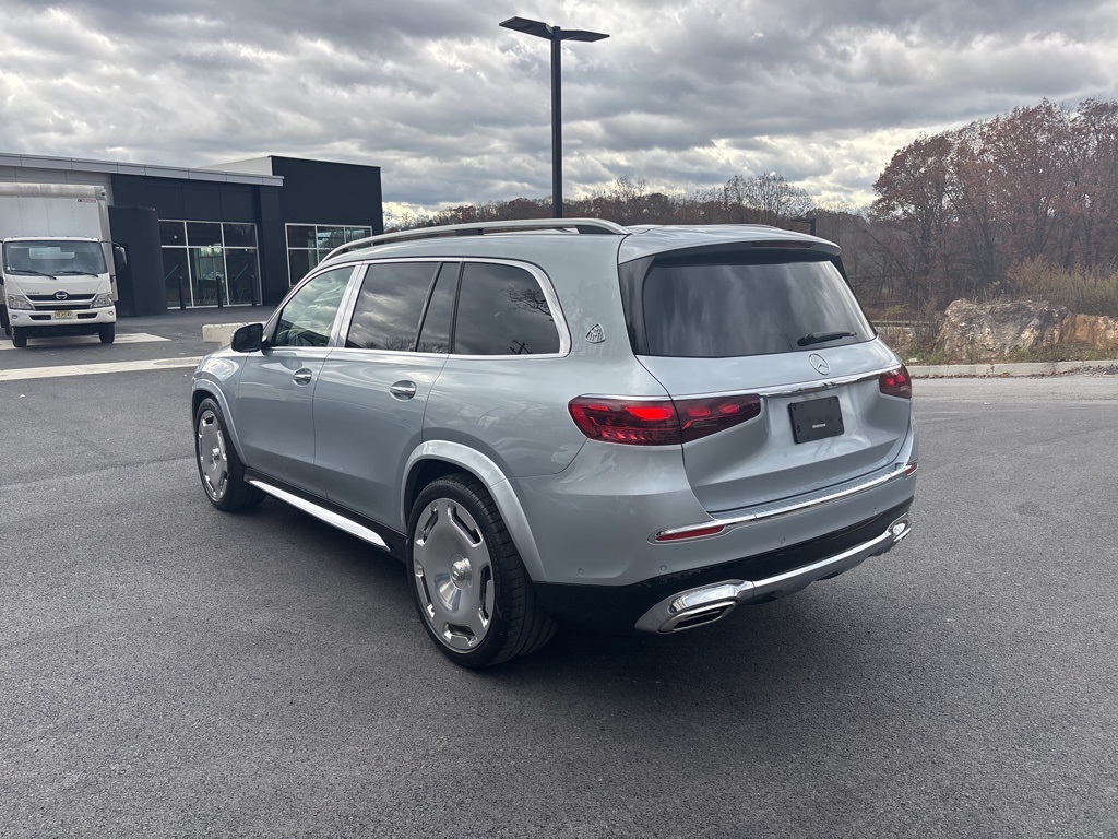 2024 Mercedes Benz GLS Maybach 600 4MATIC photo 2