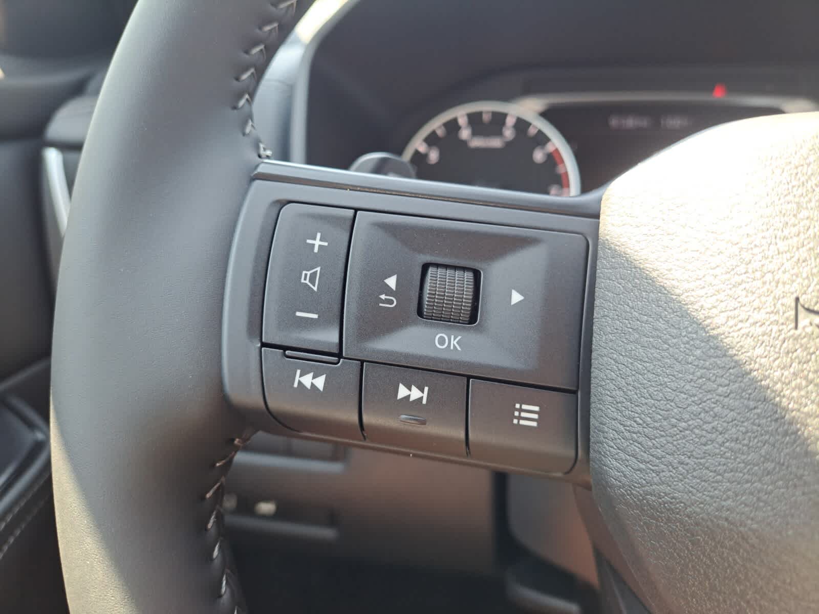 2026 Nissan Rogue SV photo 14