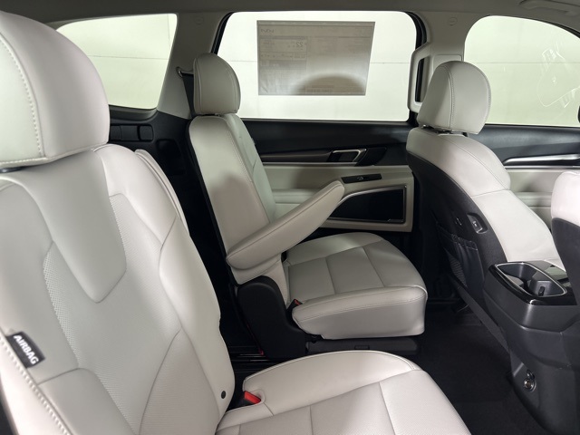 2025 Kia Telluride S photo 10
